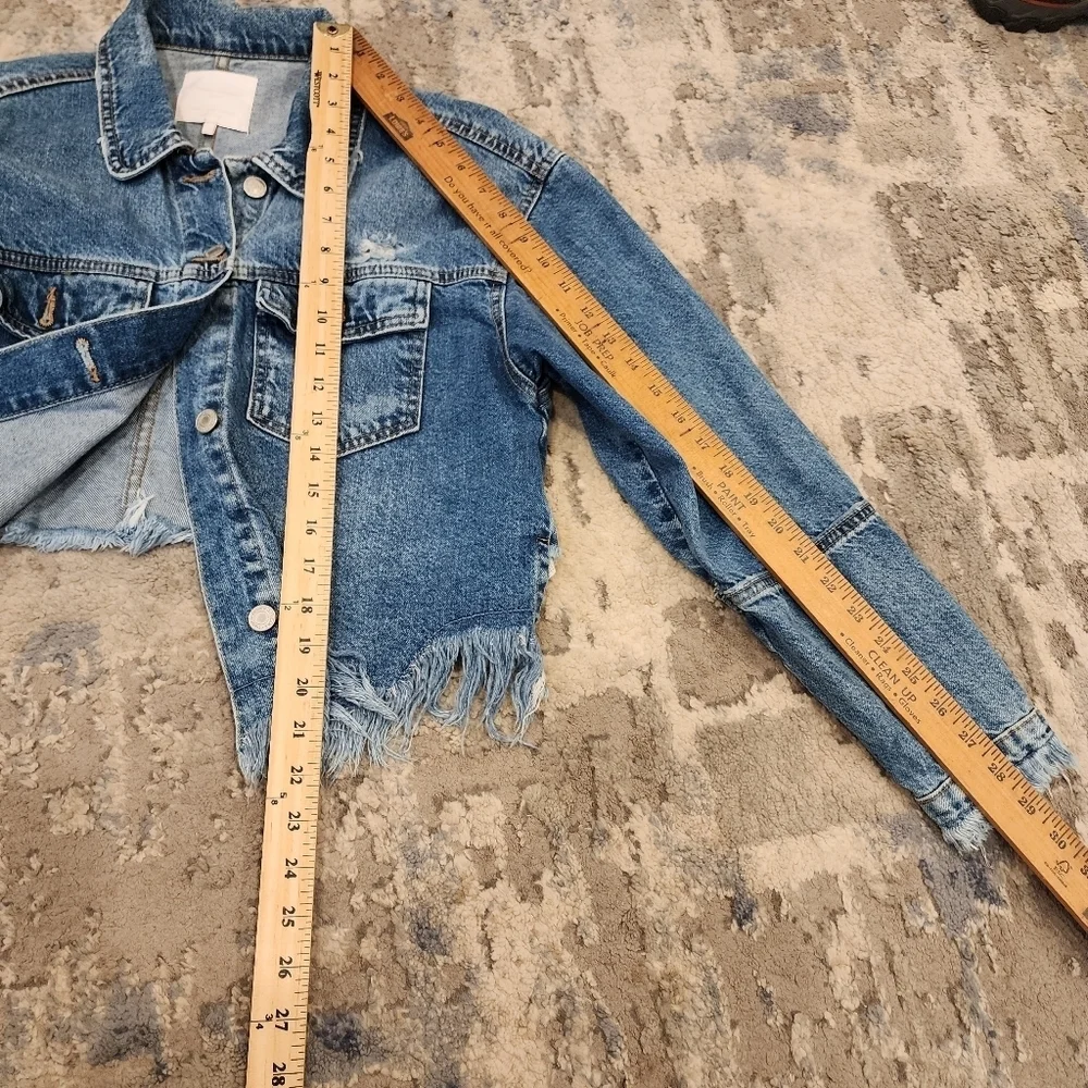 Zara Freyed Hem Distressed Denim Blue Jean‎ Jacket Size Small Hi-Low Crop